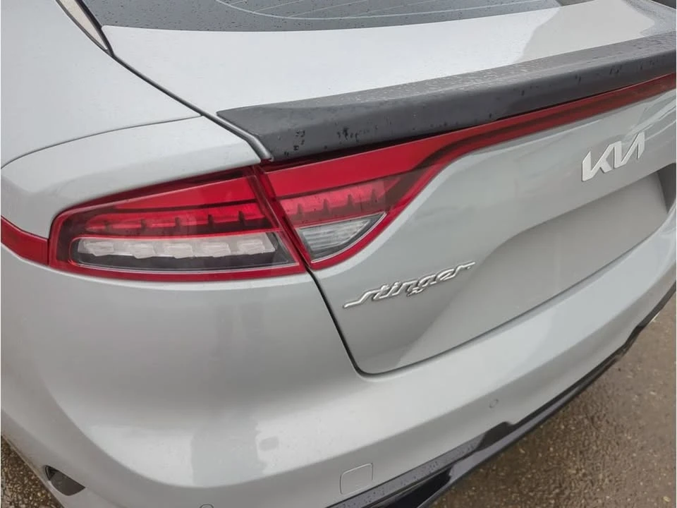2022 Kia Stinger GT - Image 10 of 19