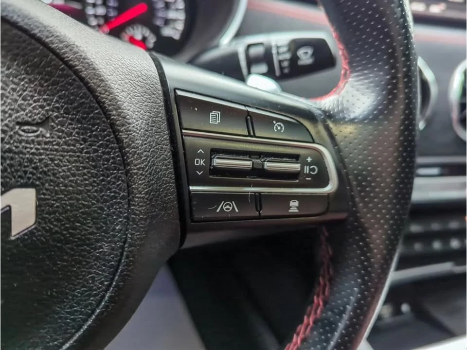 2022 Kia Stinger GT - Image 15 of 19