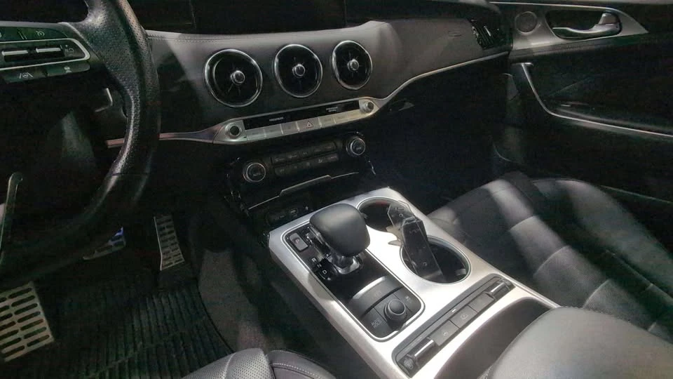 2022 Kia Stinger GT - Image 19 of 20