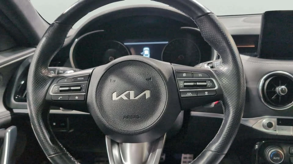 2022 Kia Stinger GT - Image 17 of 20
