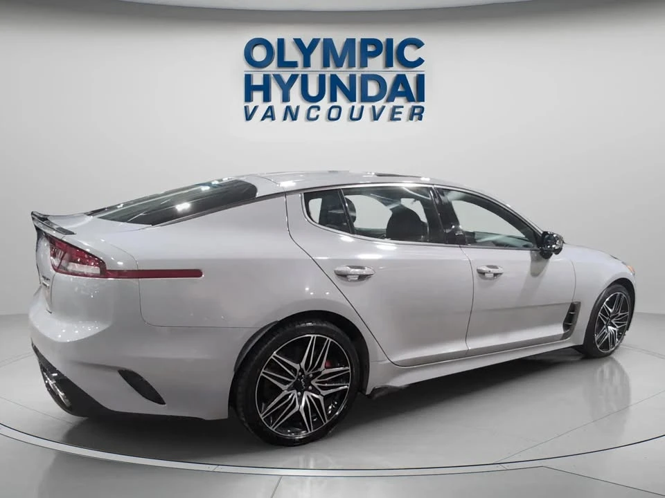 2022 Kia Stinger GT - Image 9 of 20