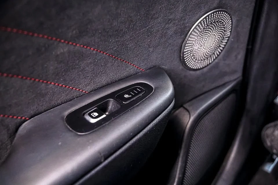 2022 Kia Stinger GT - Image 15 of 18