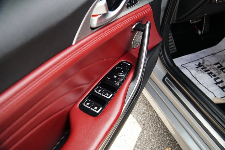 2022 Kia Stinger GT - Image 11 of 19