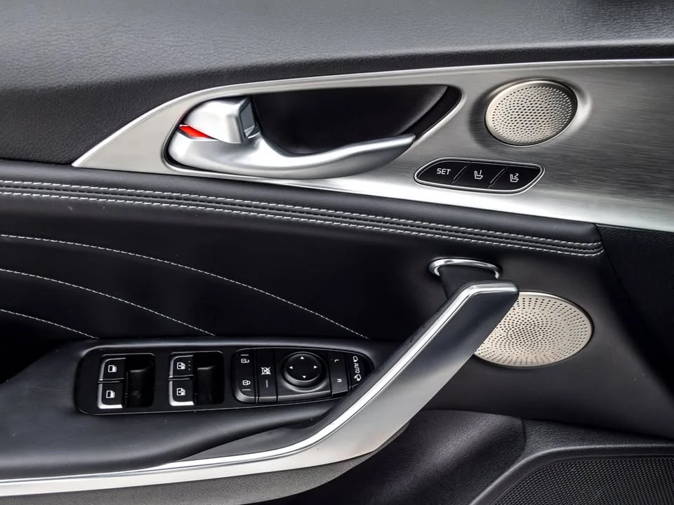 2022 Kia Stinger GT - Image 9 of 20