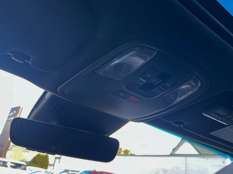 2022 Kia Stinger GT - Image 16 of 18
