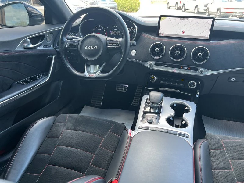 2022 Kia Stinger GT - Image 13 of 18