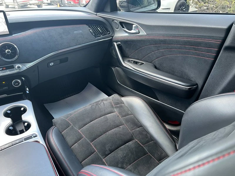 2022 Kia Stinger GT - Image 12 of 18