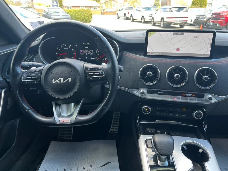 2022 Kia Stinger GT - Image 14 of 18