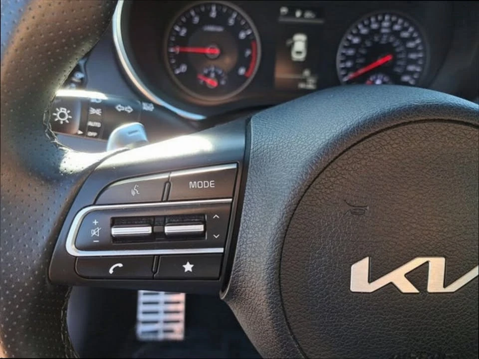2022 Kia Stinger - Image 18 of 19