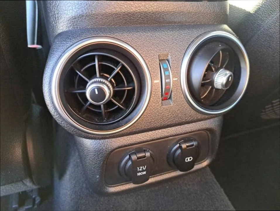 2022 Kia Stinger - Image 8 of 19