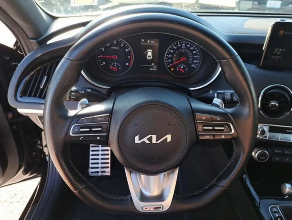 2022 Kia Stinger - Image 17 of 19