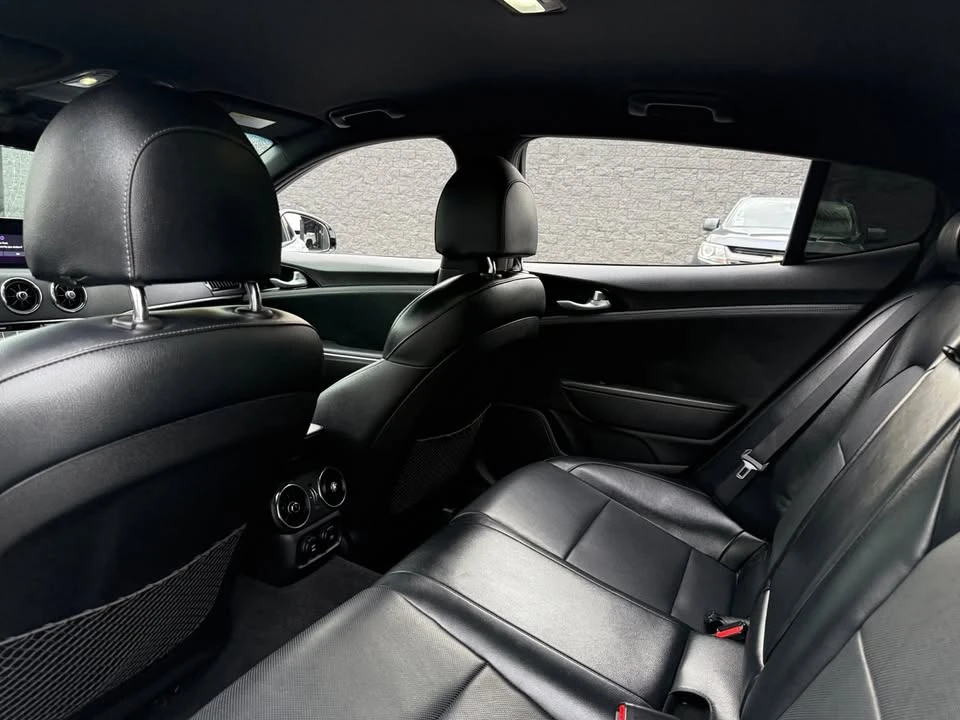2022 Kia Stinger GT - Image 16 of 20