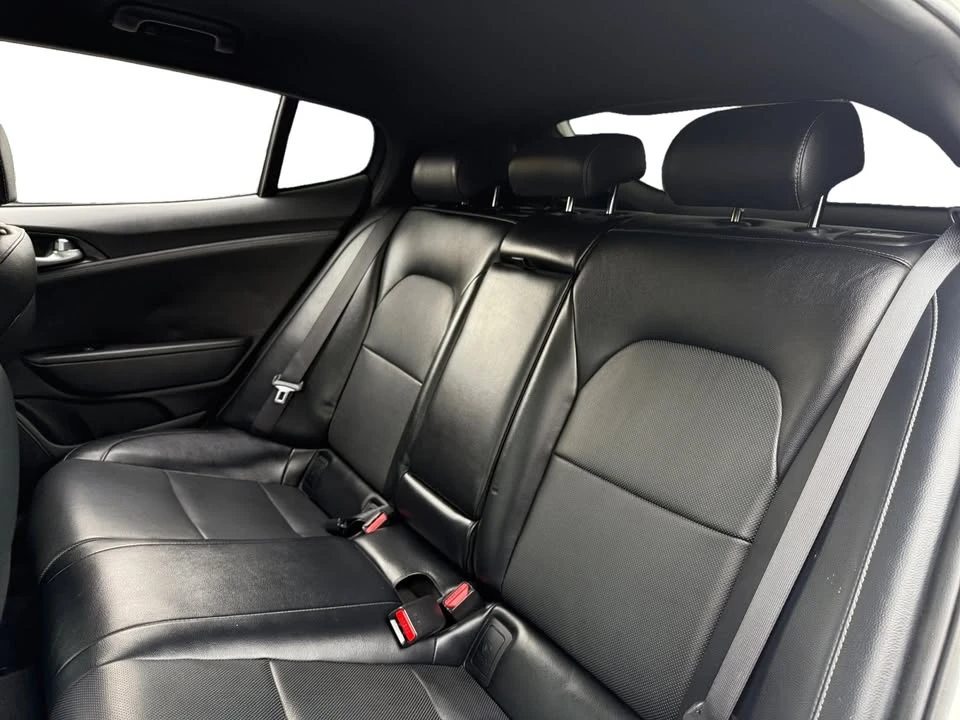 2022 Kia Stinger GT - Image 13 of 20
