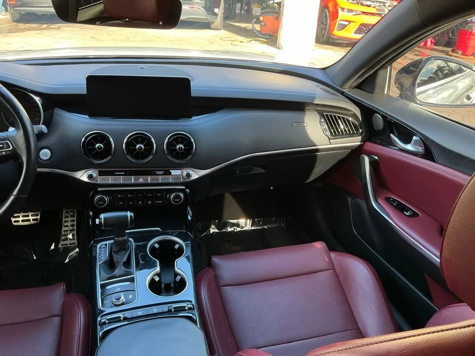 2022 Kia Stinger - Image 17 of 20