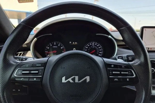 2022 Kia Stinger - Image 18 of 20