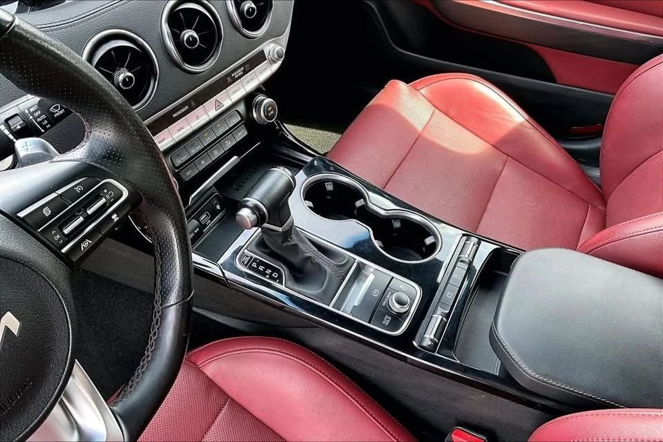 2022 Kia Stinger - Image 18 of 20