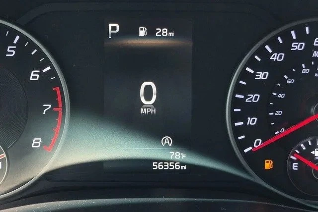 2022 Kia Stinger - Image 16 of 20