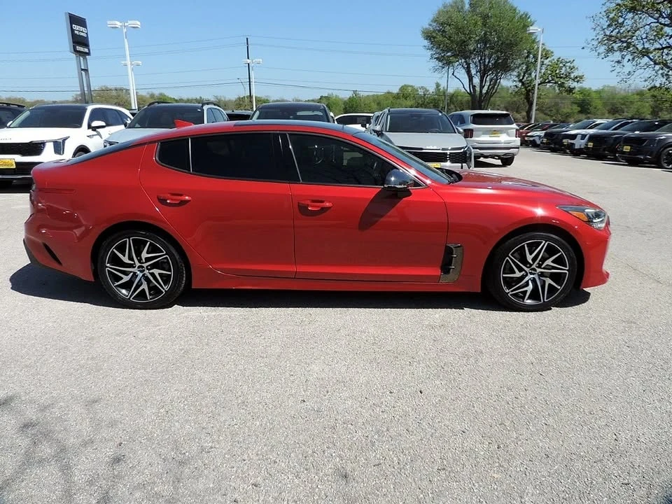 2022 Kia Stinger - Image 3 of 19