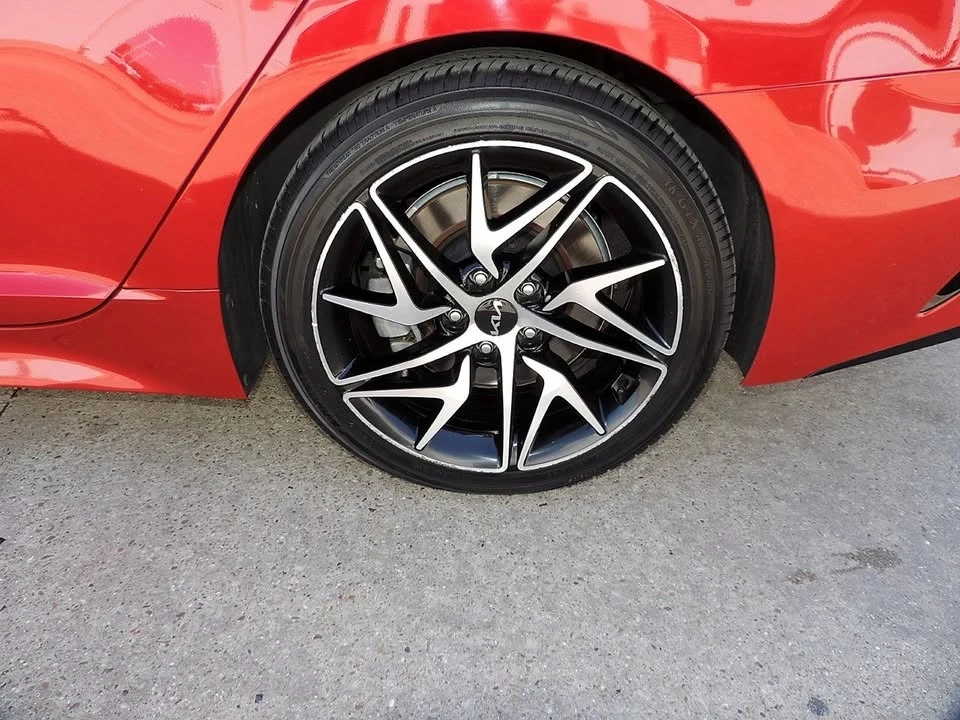 2022 Kia Stinger - Image 9 of 19