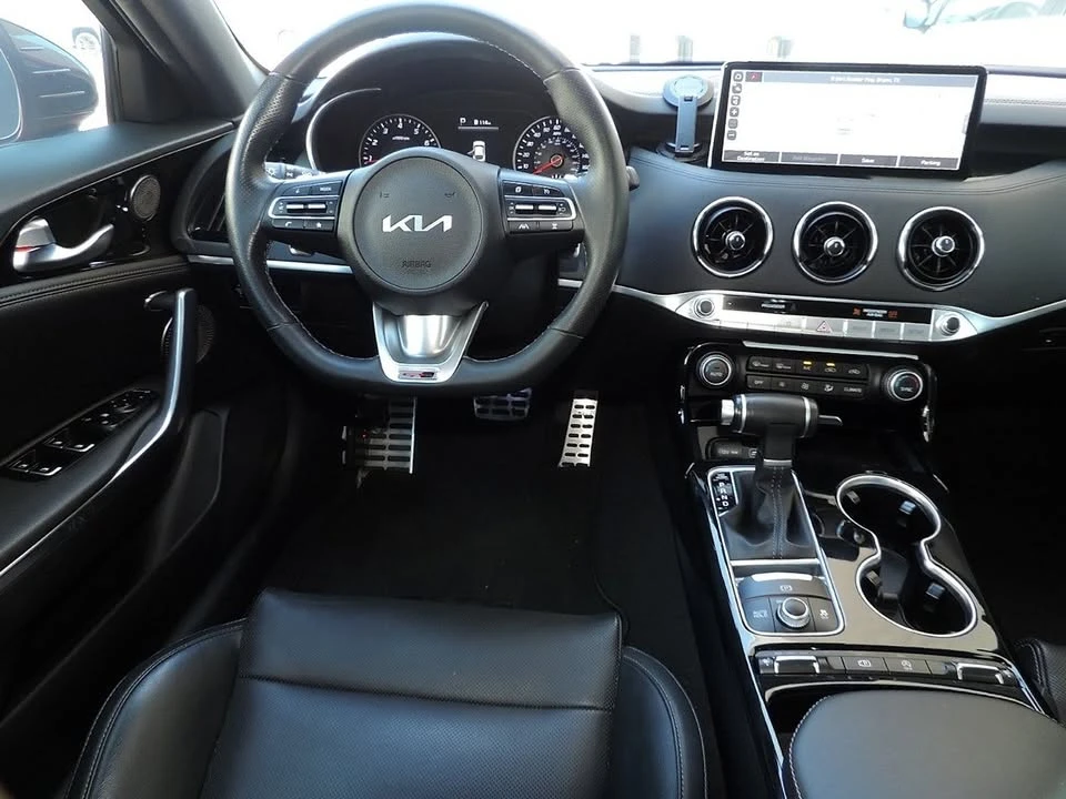 2022 Kia Stinger - Image 13 of 19