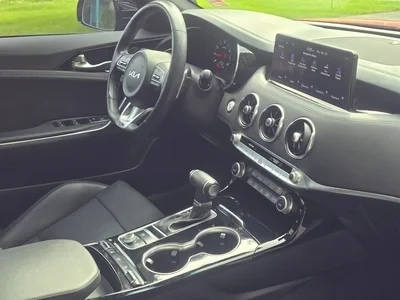 2022 Kia Stinger - Image 7 of 12