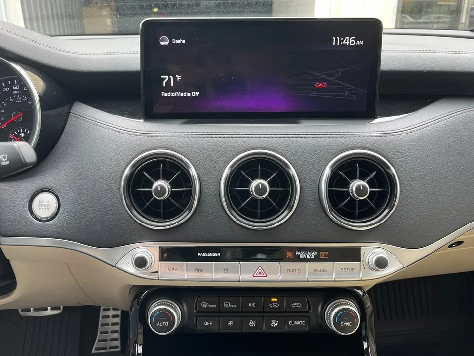 2022 Kia Stinger - Image 8 of 17