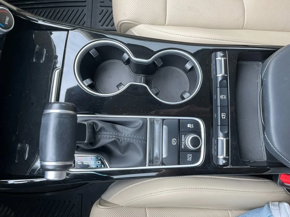 2022 Kia Stinger - Image 11 of 17