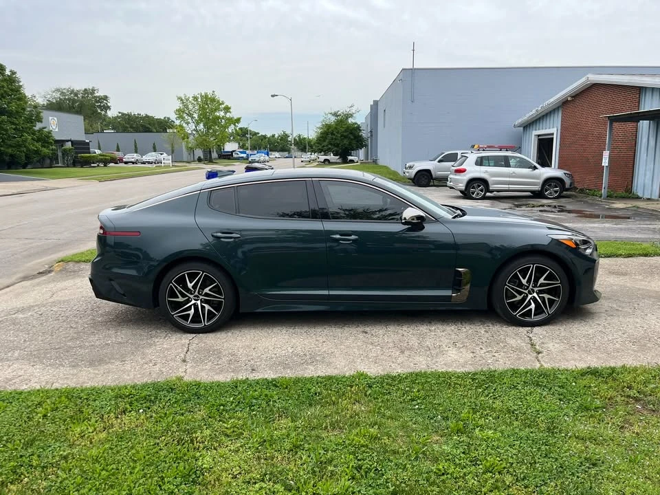 2022 Kia Stinger - Image 2 of 17