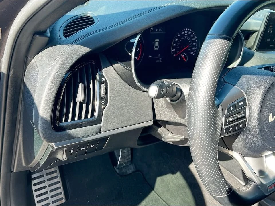 2022 Kia Stinger - Image 10 of 20