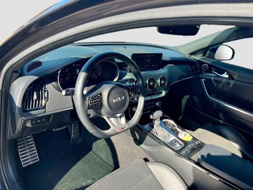 2022 Kia Stinger - Image 9 of 20