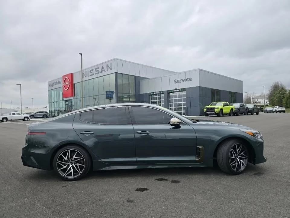 2022 Kia Stinger - Image 2 of 11