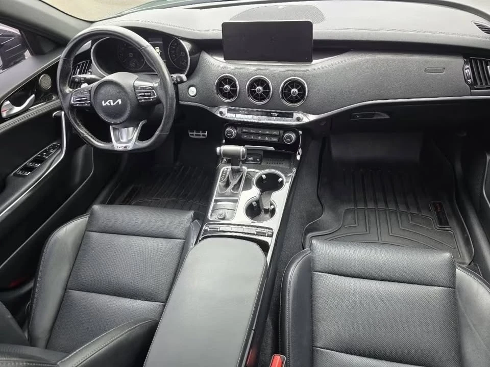 2022 Kia Stinger - Image 9 of 11