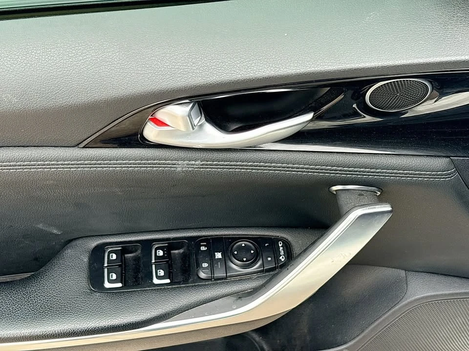 2022 Kia Stinger - Image 17 of 19