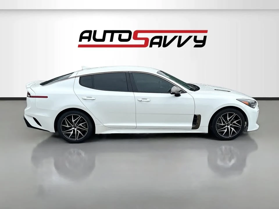2022 Kia Stinger - Image 8 of 19