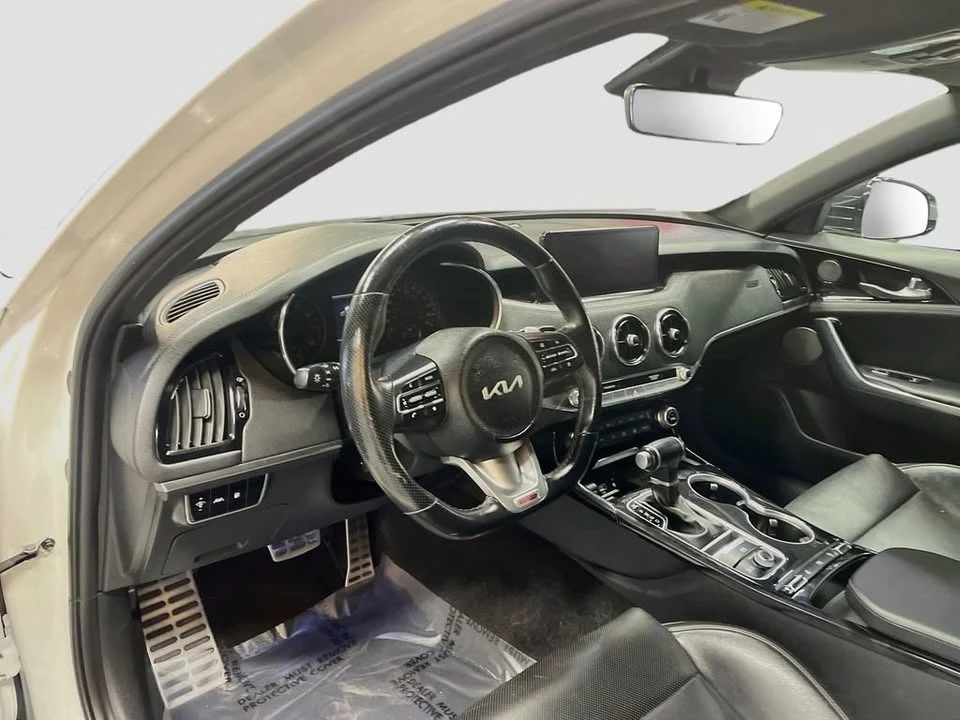 2022 Kia Stinger - Image 9 of 20