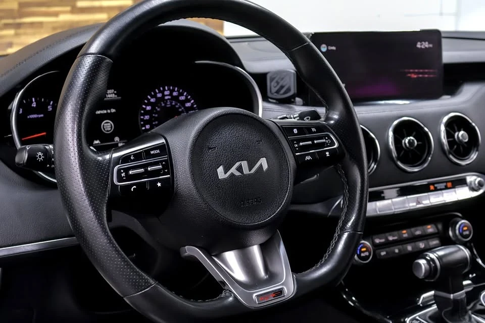 2022 Kia Stinger - Image 13 of 20