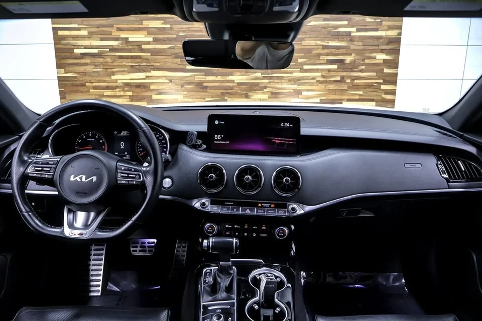2022 Kia Stinger - Image 11 of 20