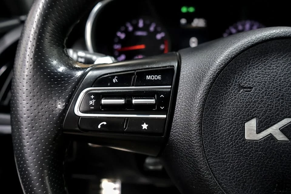 2022 Kia Stinger - Image 14 of 20