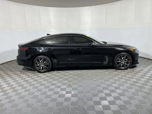 2022 Kia Stinger - Image 8 of 20