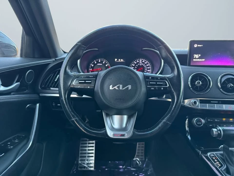 2022 Kia Stinger - Image 10 of 20