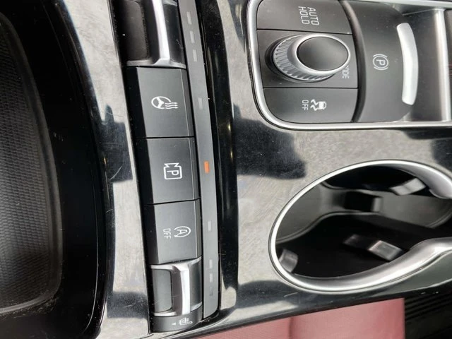 2022 Kia Stinger - Image 13 of 20