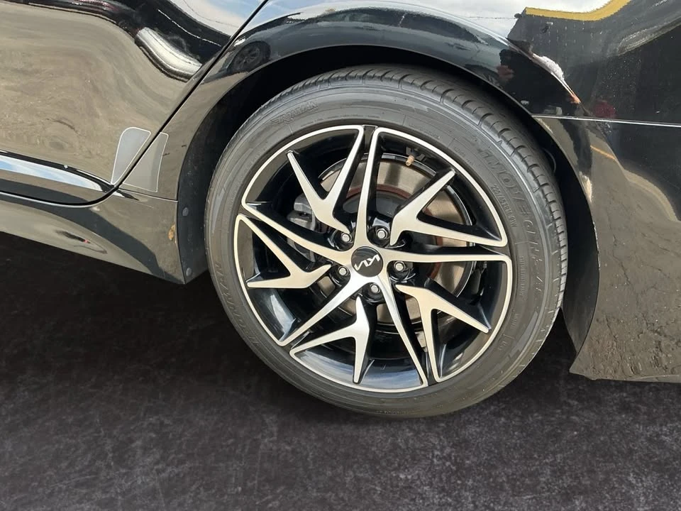2022 Kia Stinger - Image 9 of 20