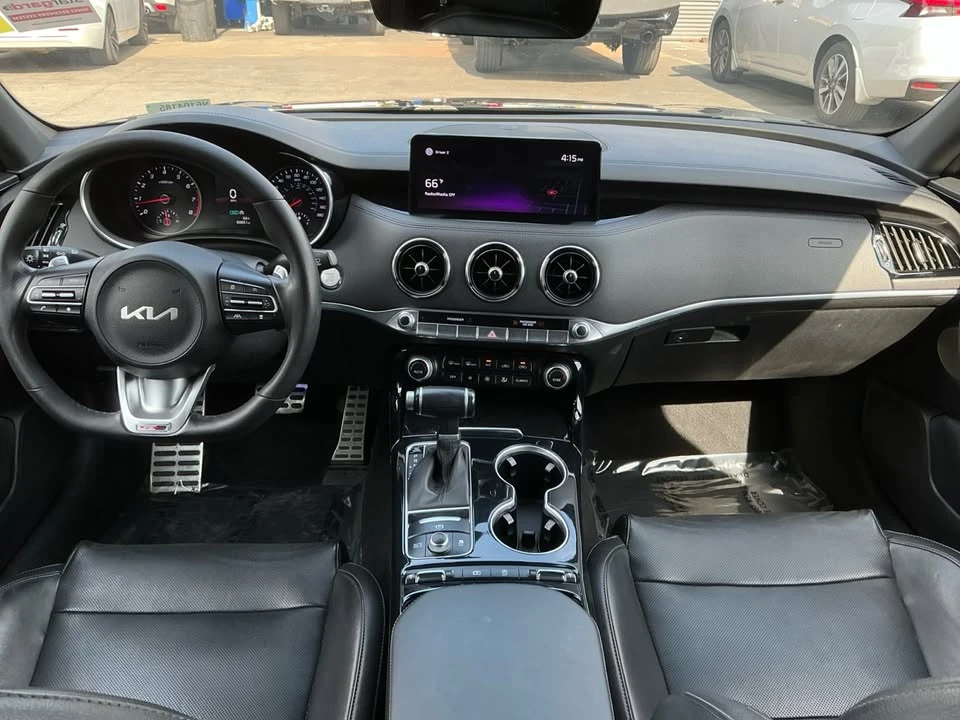 2022 Kia Stinger - Image 15 of 20