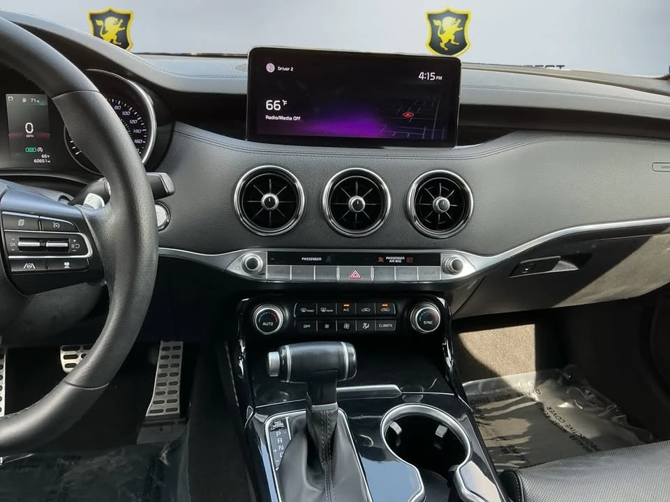 2022 Kia Stinger - Image 13 of 20