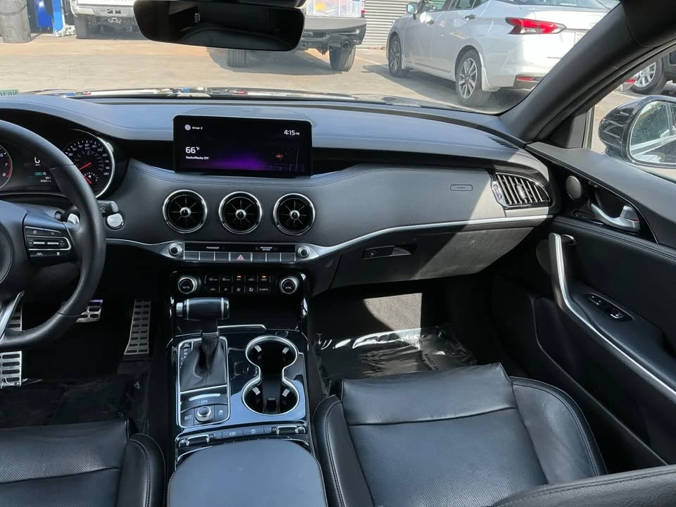 2022 Kia Stinger - Image 16 of 20