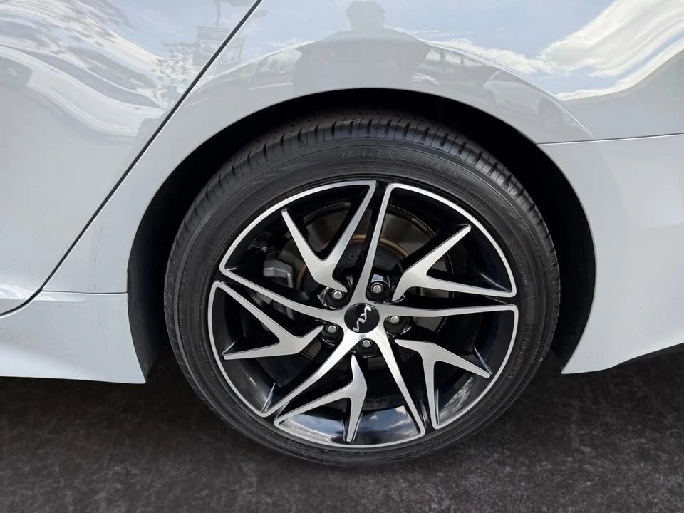 2022 Kia Stinger - Image 14 of 20