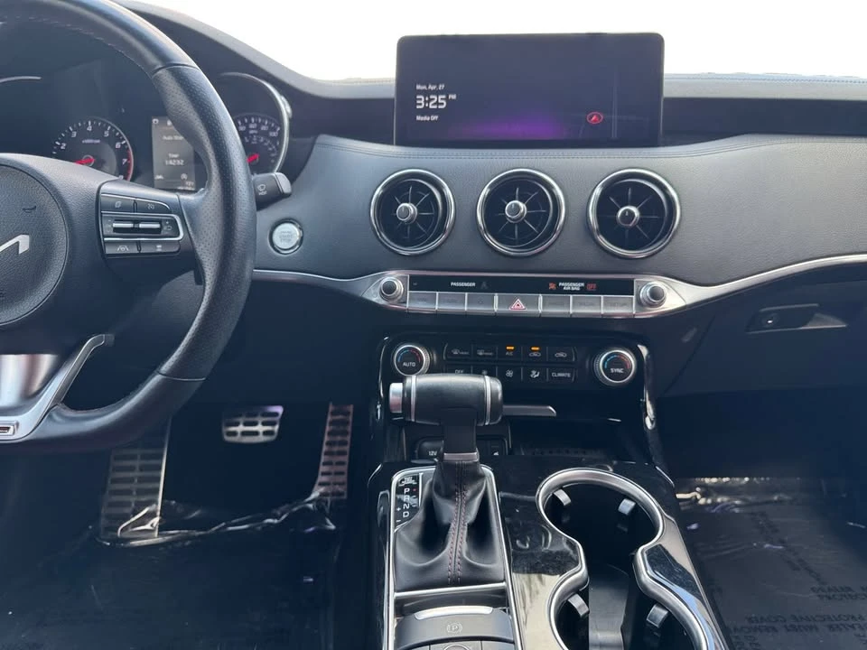 2022 Kia Stinger - Image 11 of 20