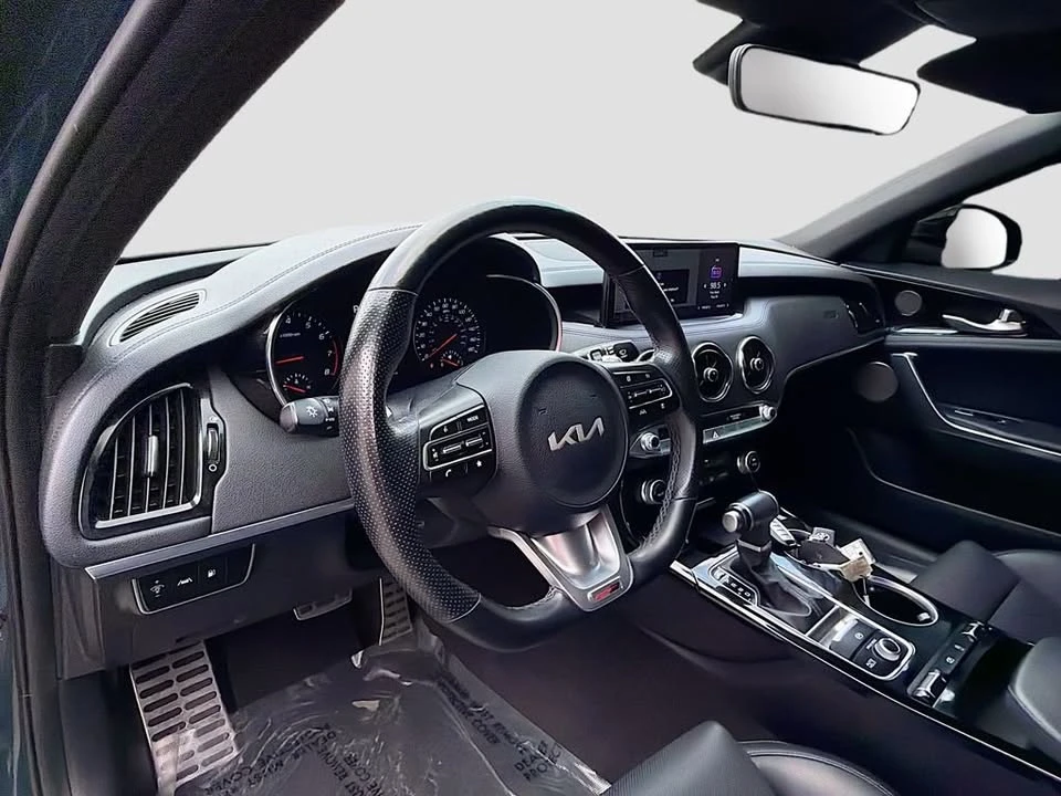 2022 Kia Stinger - Image 9 of 13