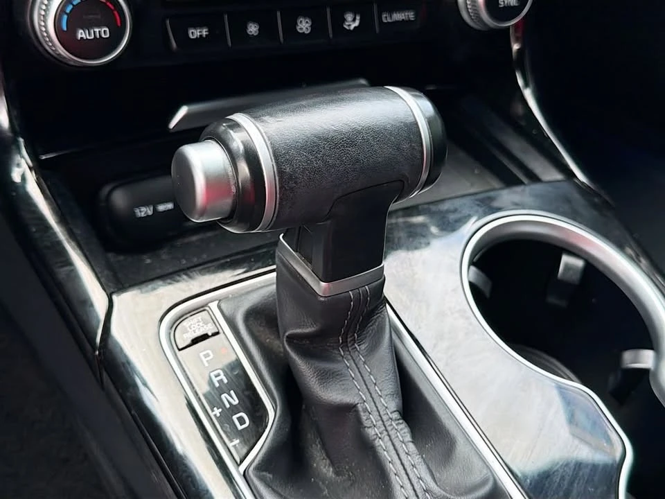 2022 Kia Stinger - Image 10 of 13