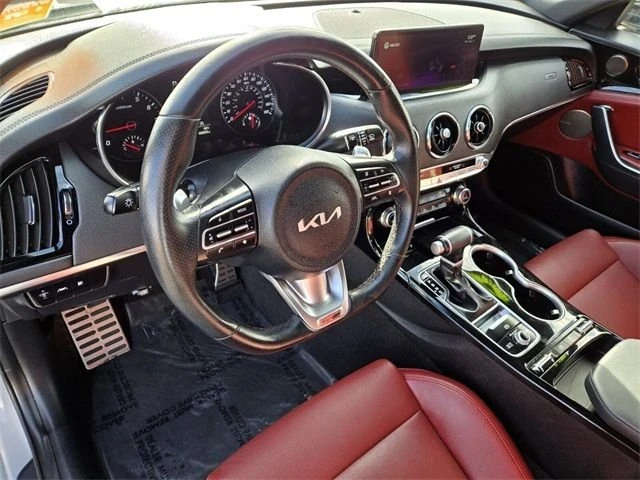 2022 Kia Stinger - Image 8 of 19